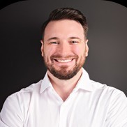 Alessio Vinassa and the Operations of WEWE Global